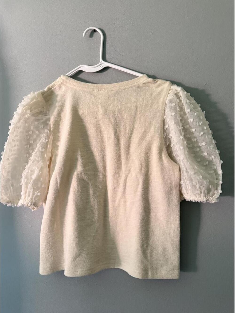 Maeve by Anthropologie white and cream color top with puff sleeves - Picture 6 of 8